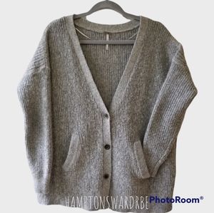 Free People Eclair Cardi🌎Alpaca blend slouchy front button grey sweater SP